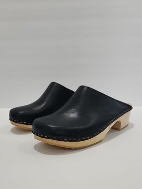 Kit + Clogs Studio Onyx Mini Klassisk Clog (NWOT)